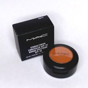 MAC Cosmetics STUDIO FINISH SPF 35 CONCEALER NW40
